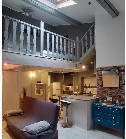 Petit Cocon Pour 2 A 4 Personnes En Centre Ville Apartment Nimes Luaran gambar