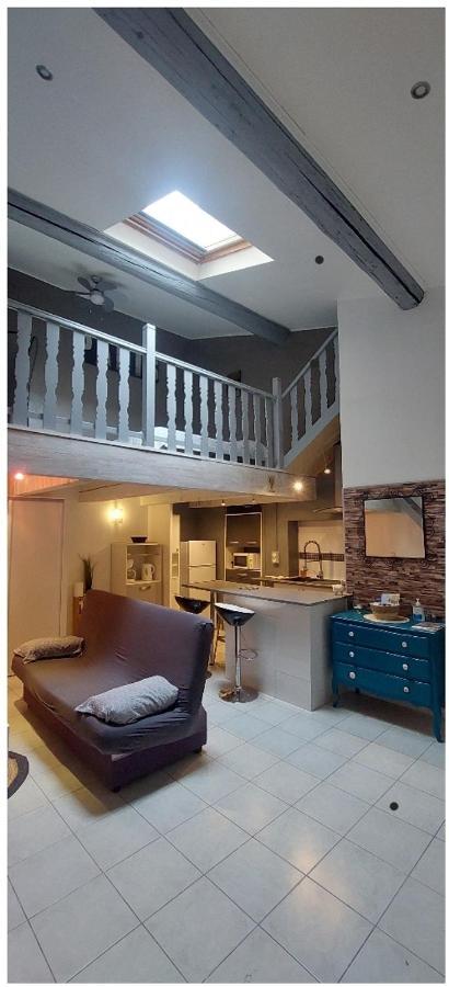Petit Cocon Pour 2 A 4 Personnes En Centre Ville Apartment Nimes Luaran gambar